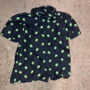 Alien Button Up